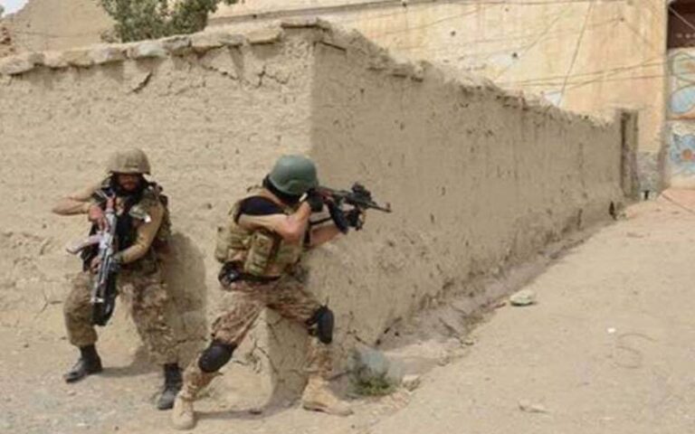 سکیورٹی فورسز کامستونگ میں آپریشن، 3 دہشت گرد ہلاک